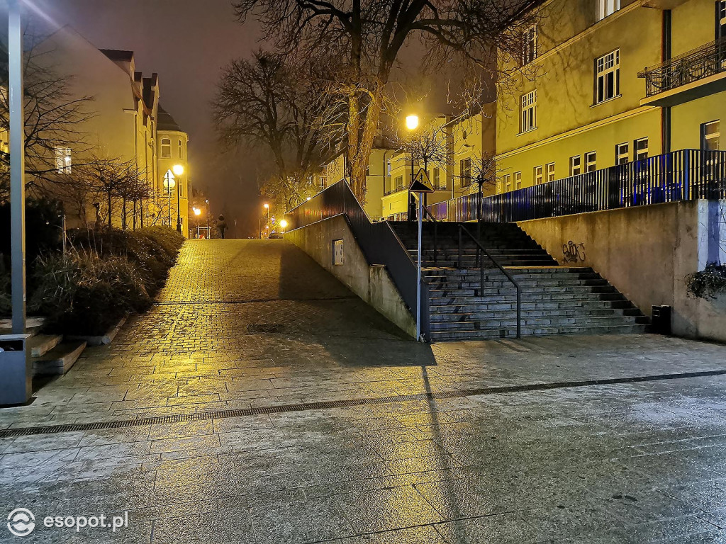 Sylwester Sopot 2020 - opustoszałe miasto wita Nowy Rok [FOTO]