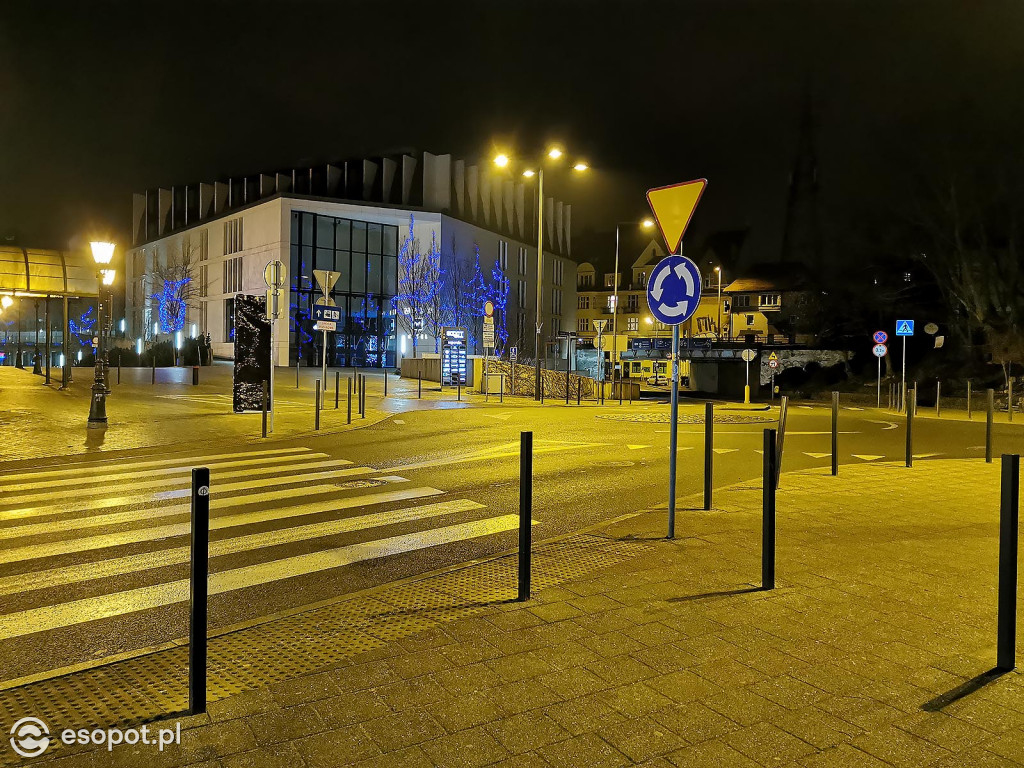 Sylwester Sopot 2020 - opustoszałe miasto wita Nowy Rok [FOTO]