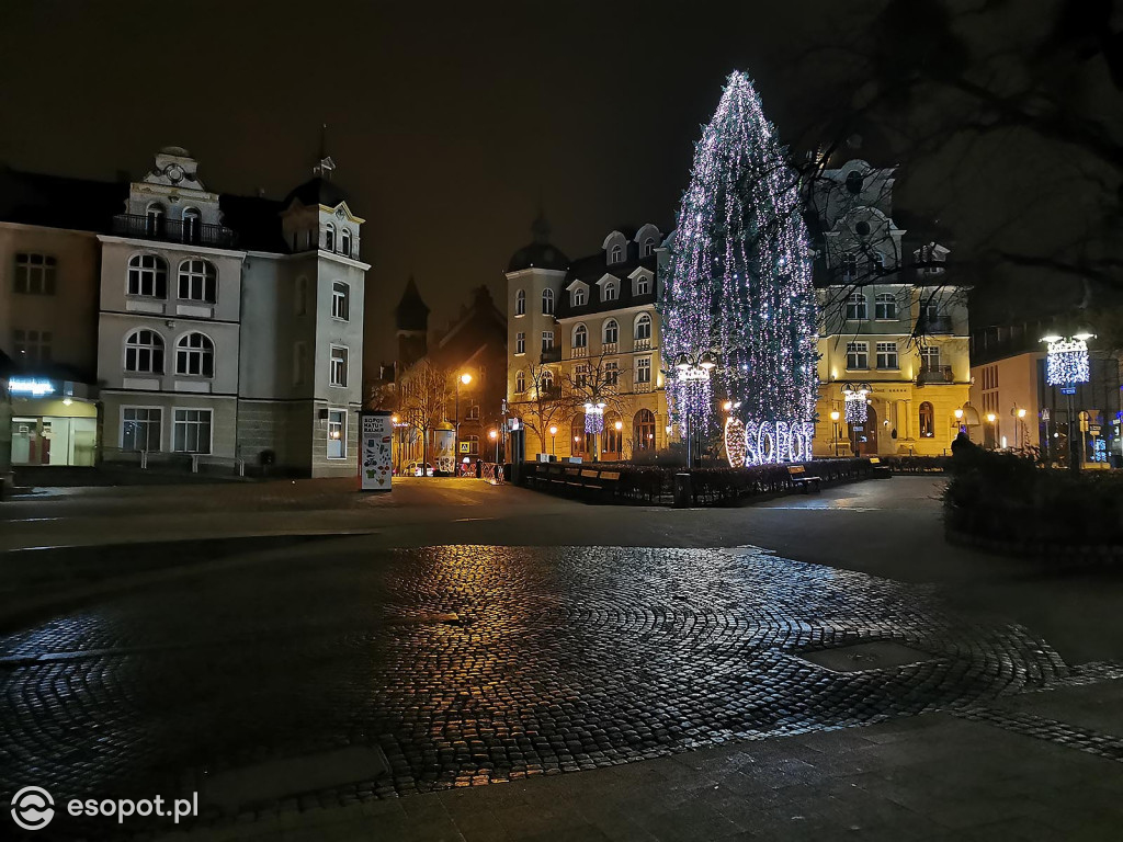 Sylwester Sopot 2020 - opustoszałe miasto wita Nowy Rok [FOTO]