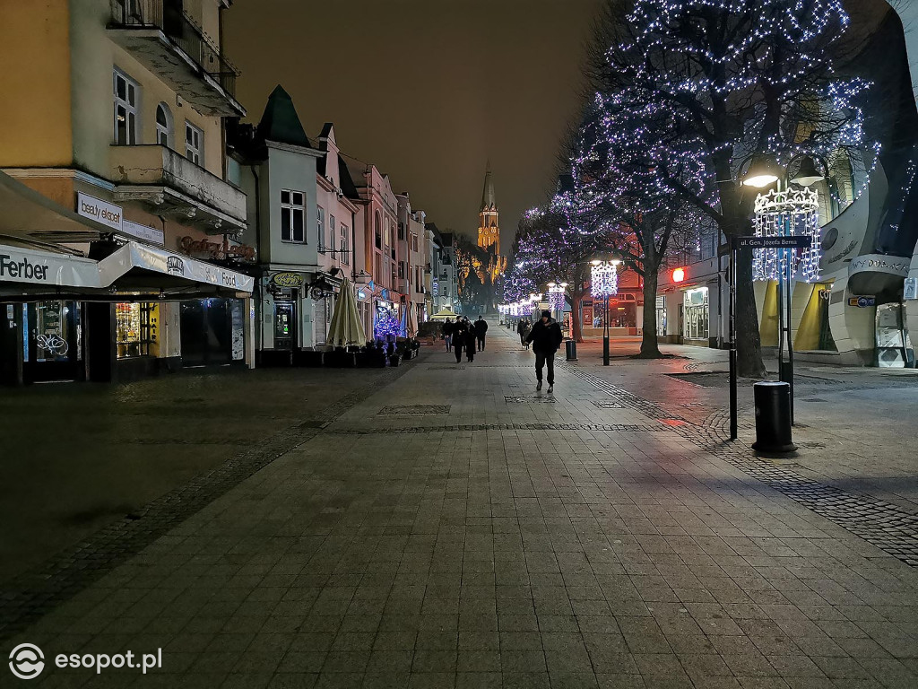 Sylwester Sopot 2020 - opustoszałe miasto wita Nowy Rok [FOTO]
