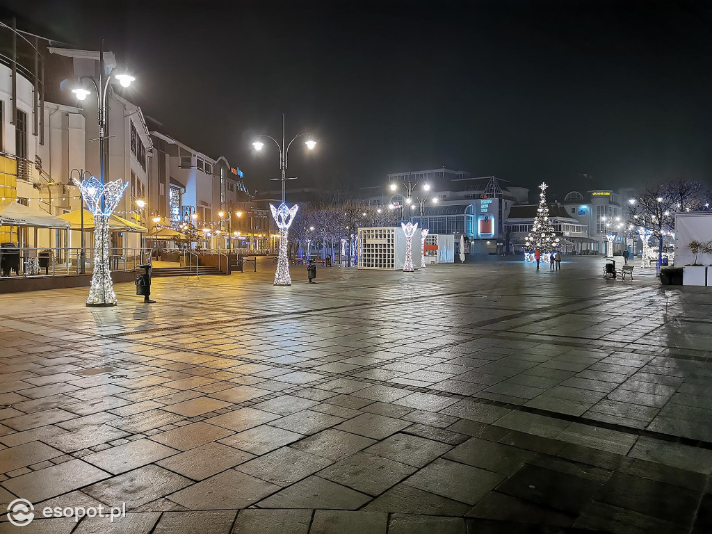 Sylwester Sopot 2020 - opustoszałe miasto wita Nowy Rok [FOTO]