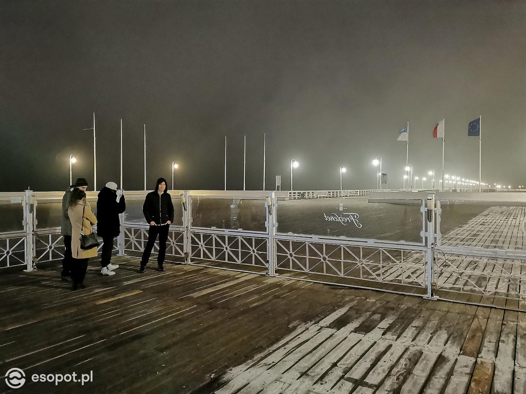 Sylwester Sopot 2020 - opustoszałe miasto wita Nowy Rok [FOTO]