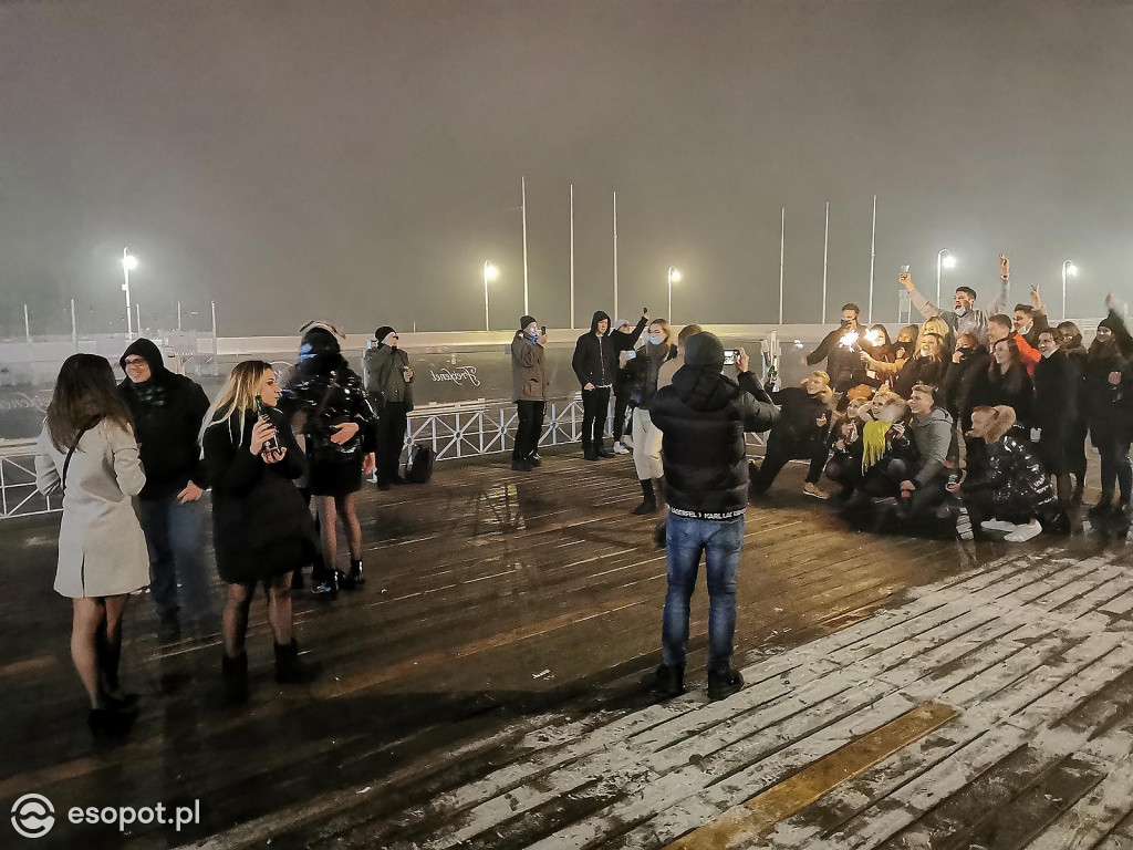 Sylwester Sopot 2020 - opustoszałe miasto wita Nowy Rok [FOTO]