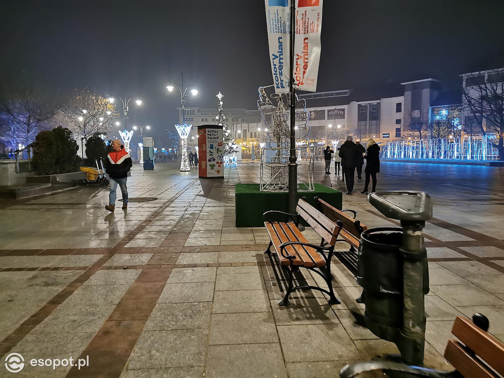 Sylwester Sopot 2020 - opustoszałe miasto wita Nowy Rok [FOTO]