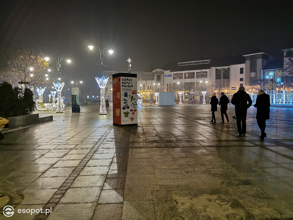 Sylwester Sopot 2020 - opustoszałe miasto wita Nowy Rok [FOTO]