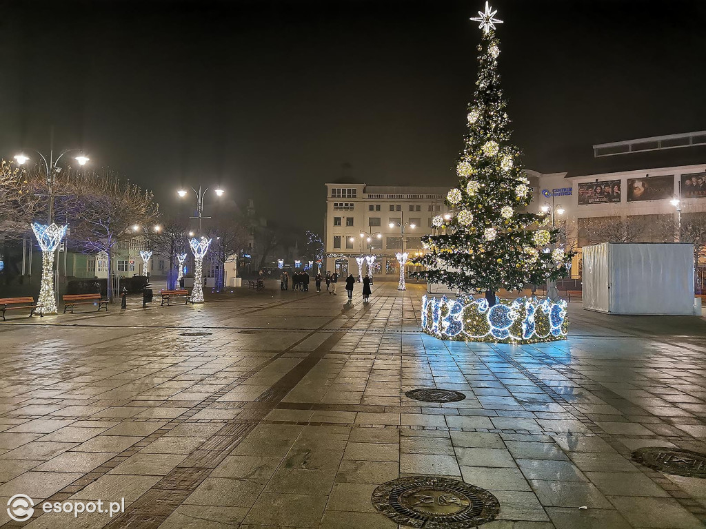 Sylwester Sopot 2020 - opustoszałe miasto wita Nowy Rok [FOTO]
