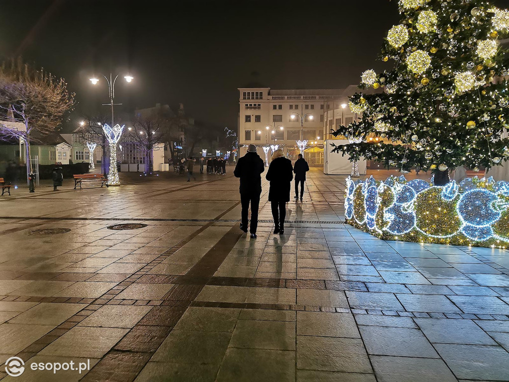 Sylwester Sopot 2020 - opustoszałe miasto wita Nowy Rok [FOTO]