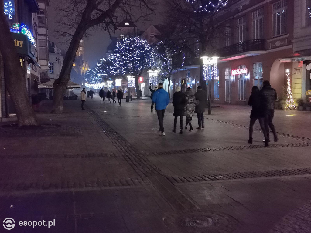 Sylwester Sopot 2020 - opustoszałe miasto wita Nowy Rok [FOTO]