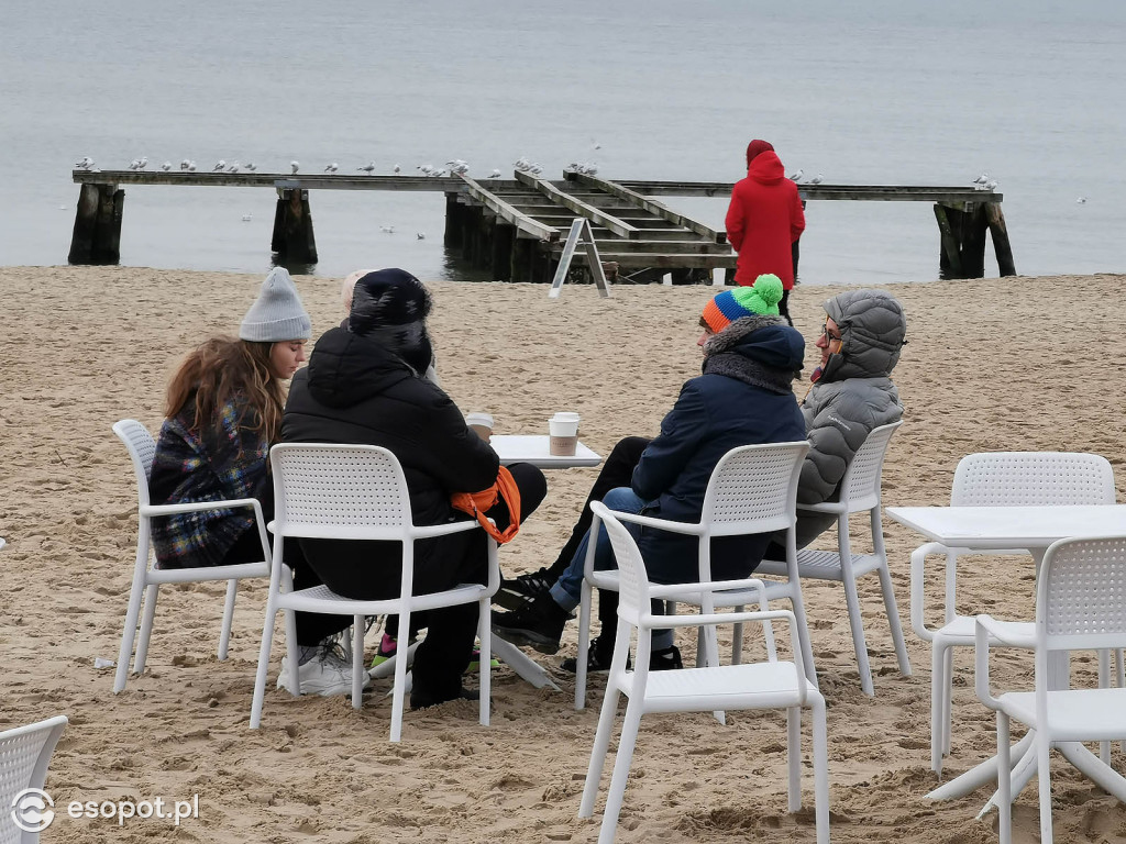 Sopot: Tłumy jak w sezonie w pierwszą sobotę Nowego Roku 01.2021 [FOTO]
