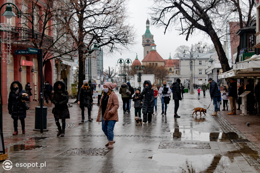 Sopot: deszcz nie odstraszył spacerowiczów w pierwszy weekend ferii [FOTO]