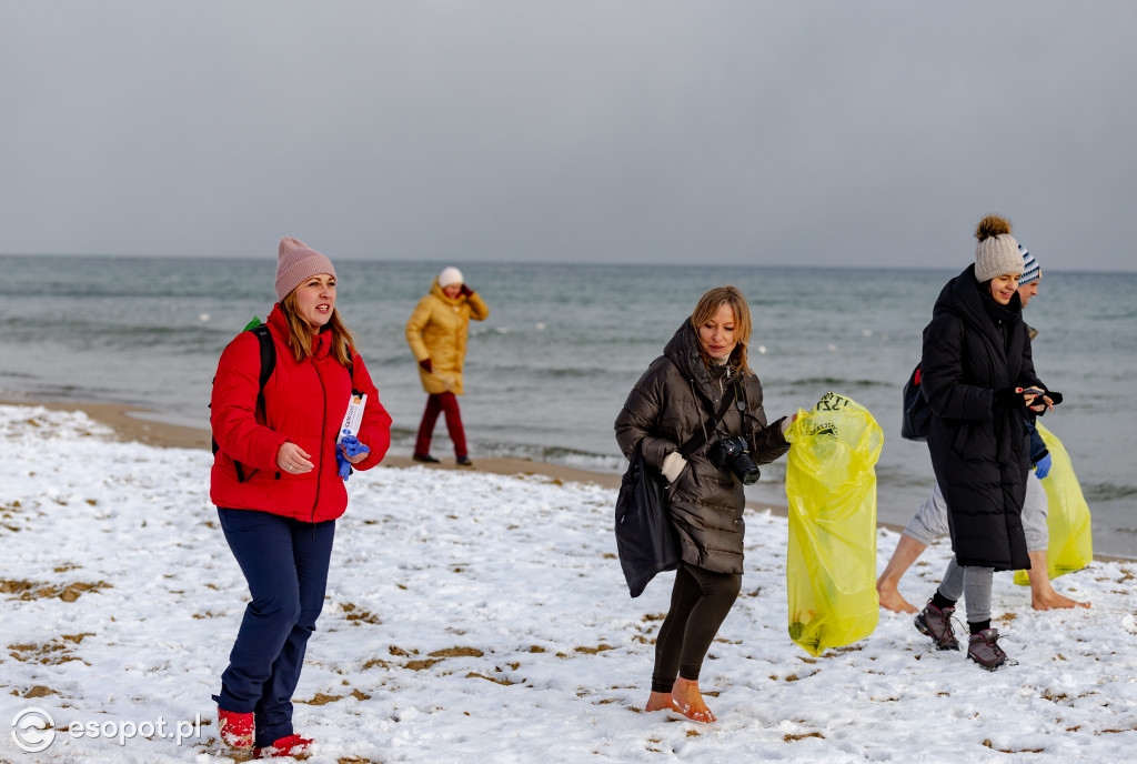 Śmieciospacer, czyli sprzątanie sopockiej plaży: Apartamenty Bema 4 w akcji