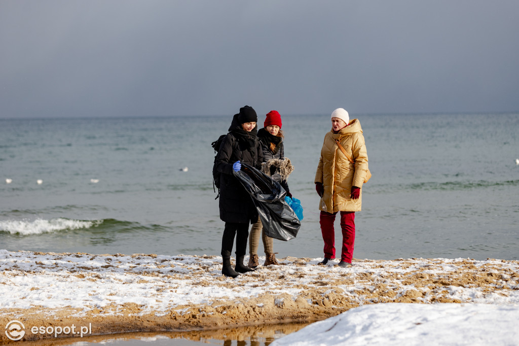 Śmieciospacer, czyli sprzątanie sopockiej plaży: Apartamenty Bema 4 w akcji