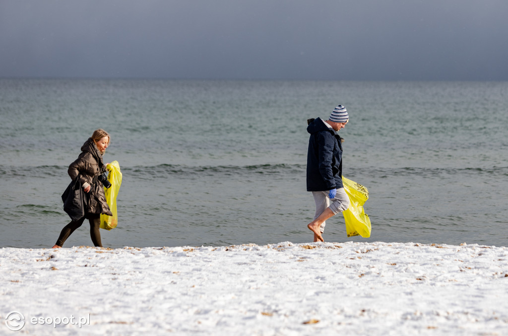 Śmieciospacer, czyli sprzątanie sopockiej plaży: Apartamenty Bema 4 w akcji