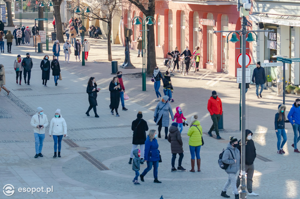 Ostatnia niedziela lutego w Sopocie: centrum miasta jak w środku lata