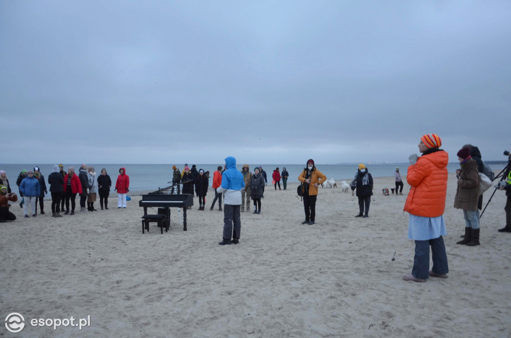 Koncert Piano Ice Mana na plaży w Sopocie