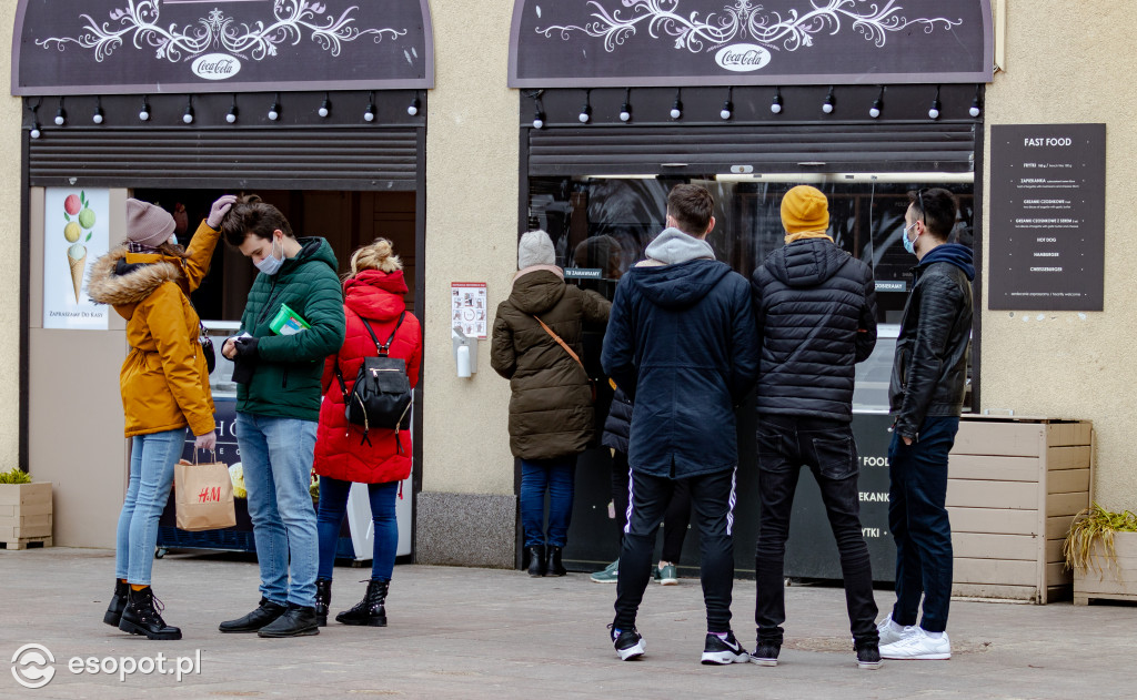 Lockdown i kiepska pogoda nie sprzyjają sopockim spacerowiczom [FOTO]