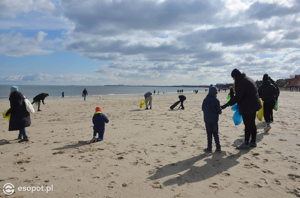 #Śmieciospacer vol.2 - Razem zadbali o czystą plażę!