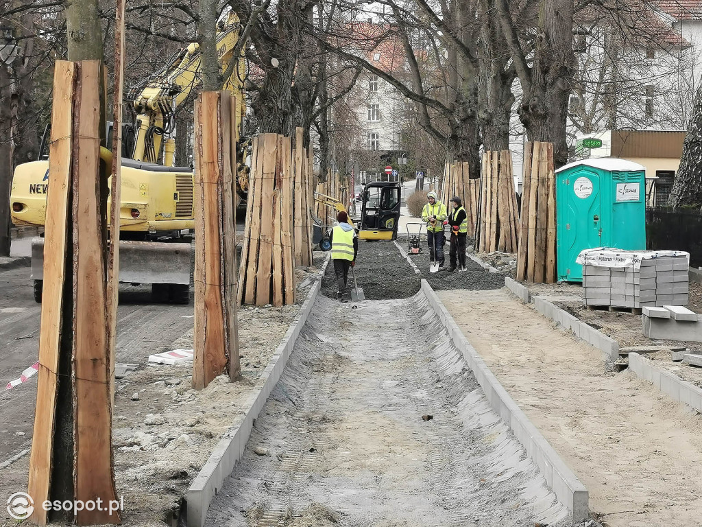 Sopot: Prace przy przebudowie ścieżki rowerowej wzdłuż Armii Krajowej [FOTO]