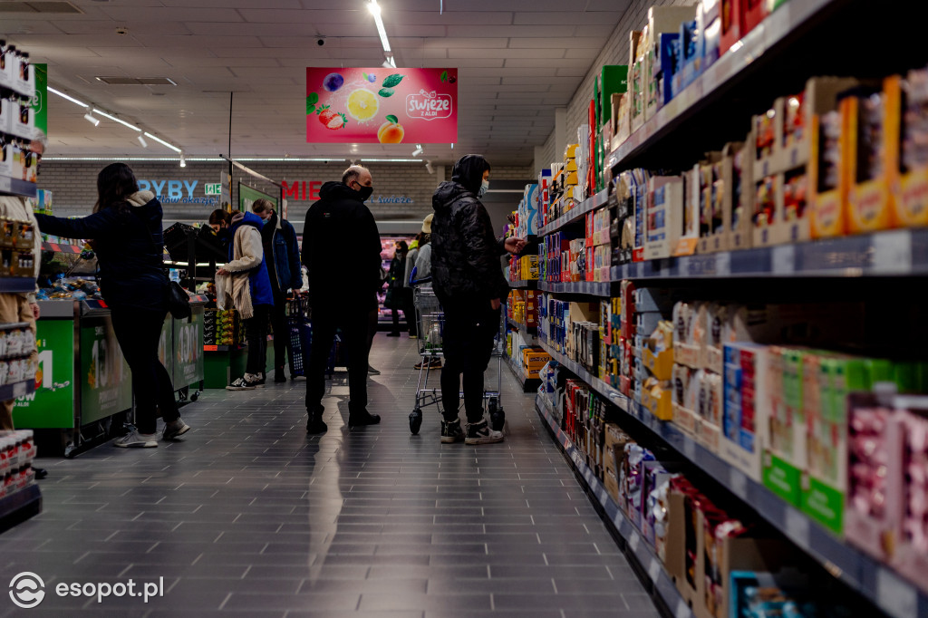 Otwarcie Aldi w Sopocie: czekali w kolejce, by zrobić zakupy [FOTO]