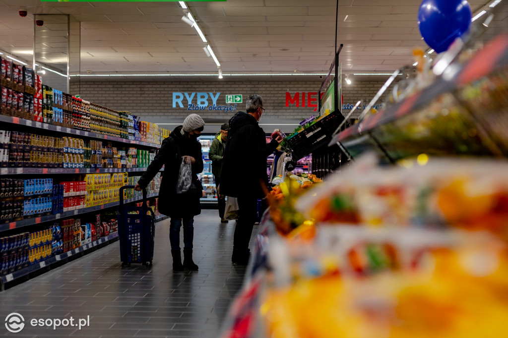 Otwarcie Aldi w Sopocie: czekali w kolejce, by zrobić zakupy [FOTO]