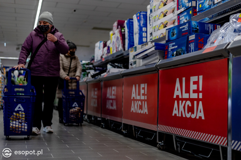 Otwarcie Aldi w Sopocie: czekali w kolejce, by zrobić zakupy [FOTO]