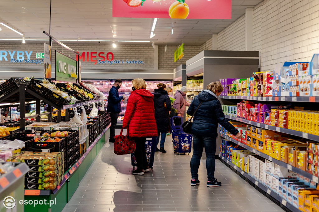 Otwarcie Aldi w Sopocie: czekali w kolejce, by zrobić zakupy [FOTO]