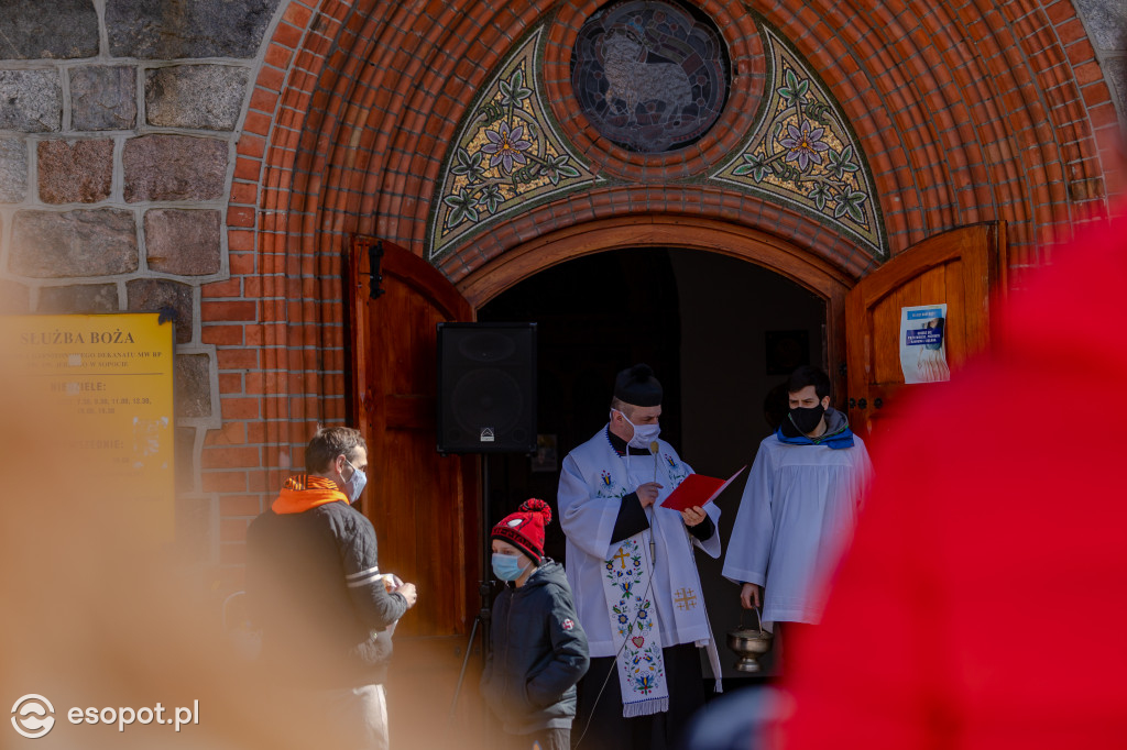 Sopot: święcenie pokarmów przeniesione na świeże powietrze [FOTO]