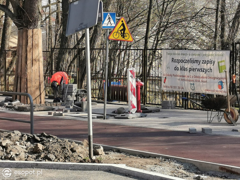 Zobacz postęp prac na ul. Armii Krajowej! Droga znów jest przejezdna [FOTO]
