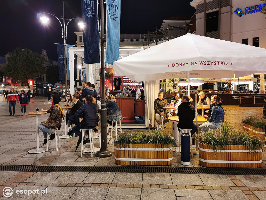 Sopot rozpoczął weekend: tłumy gości w ogródkach [FOTO]
