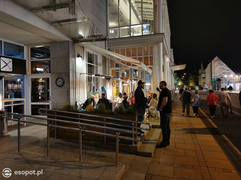 Sopot rozpoczął weekend: tłumy gości w ogródkach [FOTO]