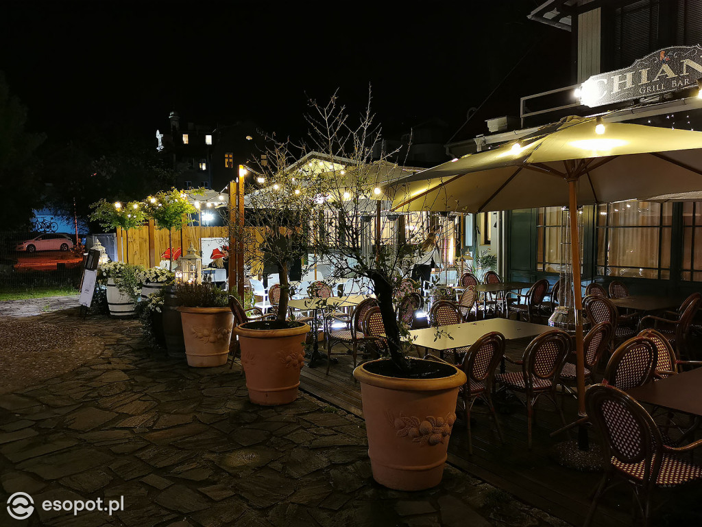 Sopot rozpoczął weekend: tłumy gości w ogródkach [FOTO]