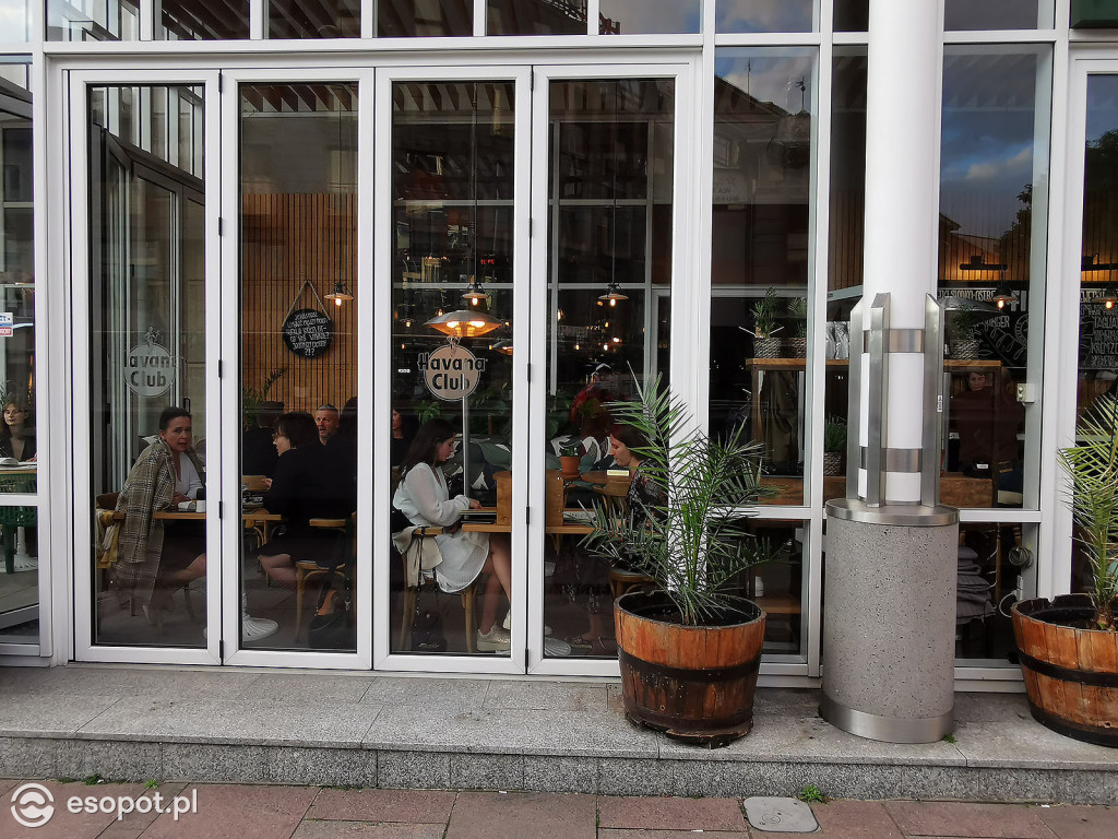 Sopockie restauracje i bary otworzyły się dla gości! Chętnych nie brakowało [FOTO]