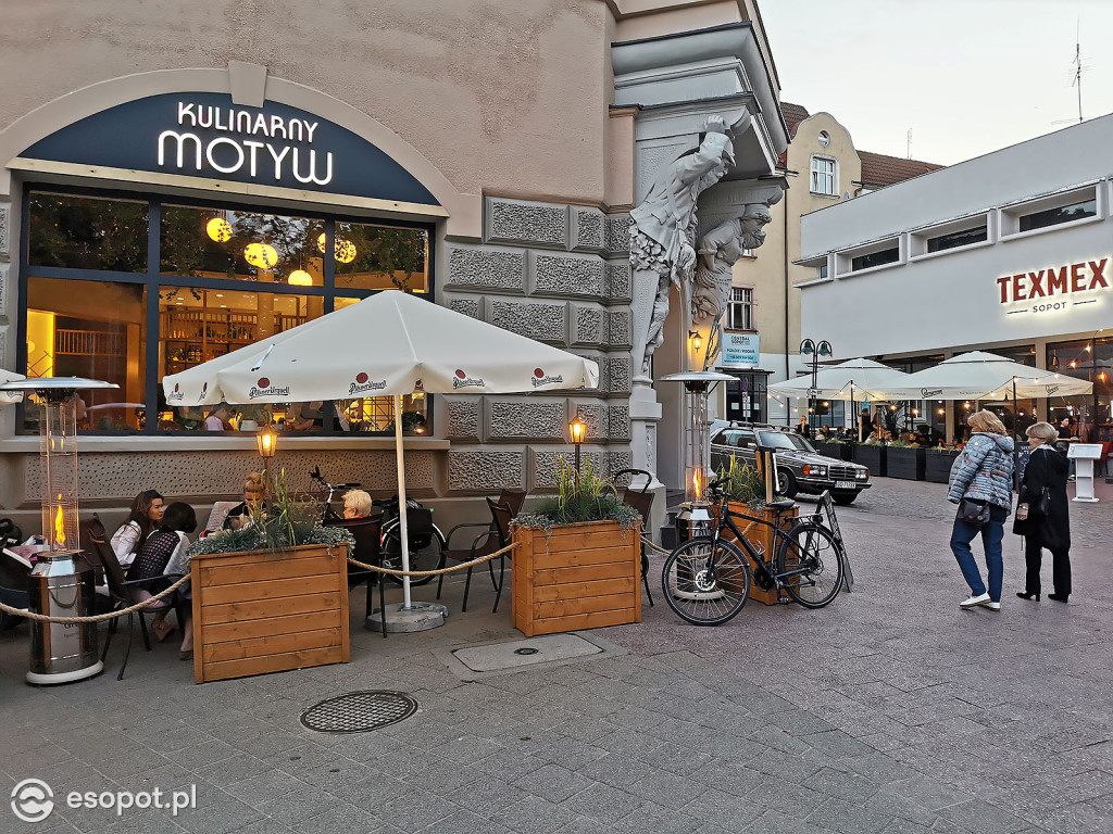 Sopot: Tłumy spacerowiczów i przyjemny gwar jak w sezonie! Pierwszy wieczór czerwcowego weekendu w kurorcie [FOTO]