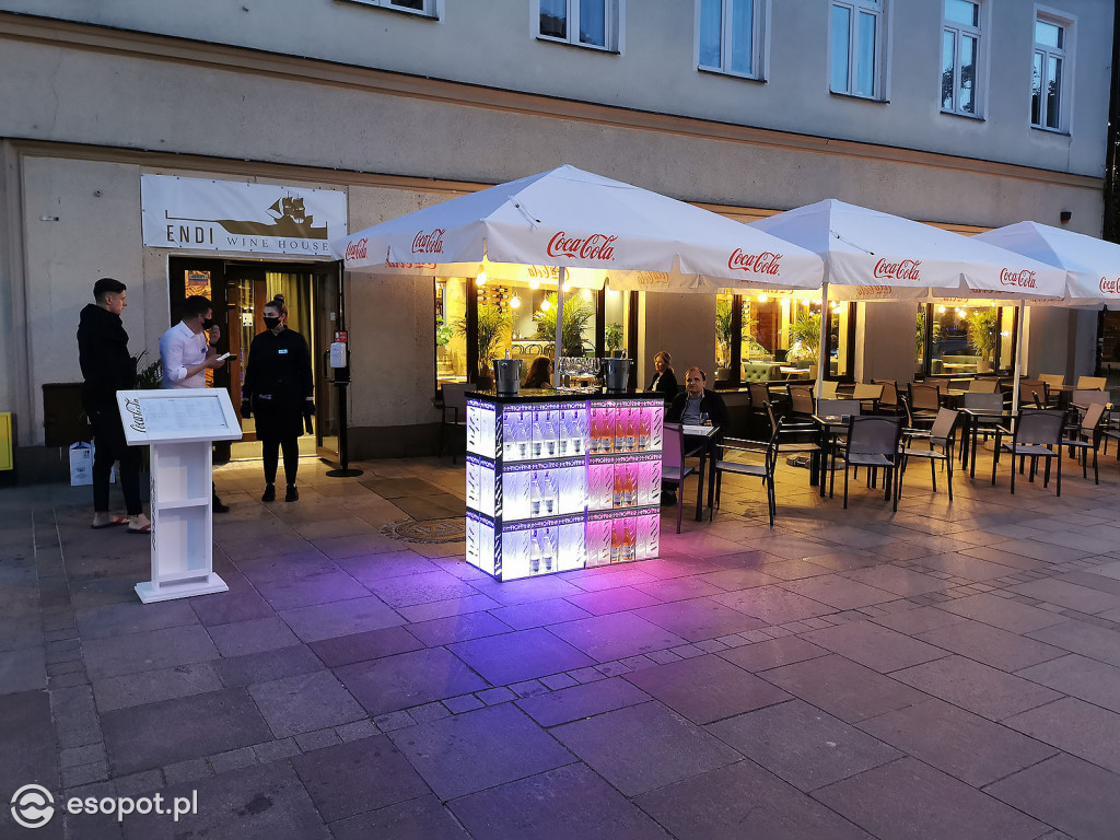 Sopot: Tłumy spacerowiczów i przyjemny gwar jak w sezonie! Pierwszy wieczór czerwcowego weekendu w kurorcie [FOTO]
