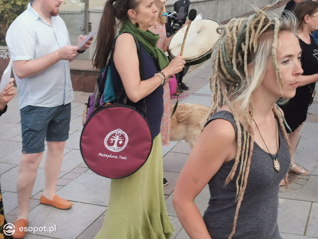Flash mob na Placu Przyjaciół Sopotu [11.06.2021]