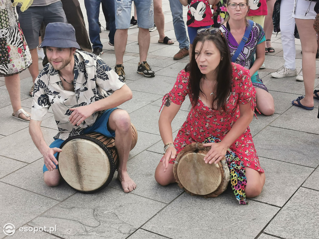 Flash mob na Placu Przyjaciół Sopotu [11.06.2021]