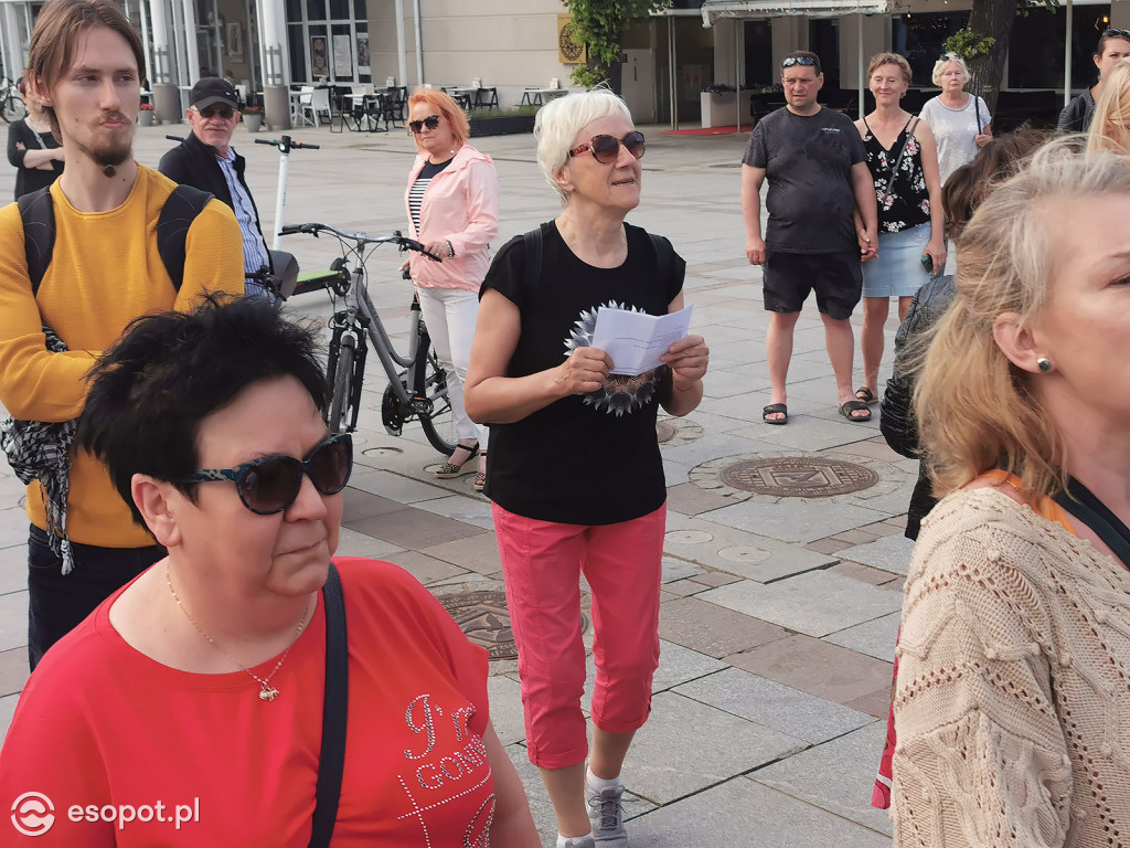 Flash mob na Placu Przyjaciół Sopotu [11.06.2021]