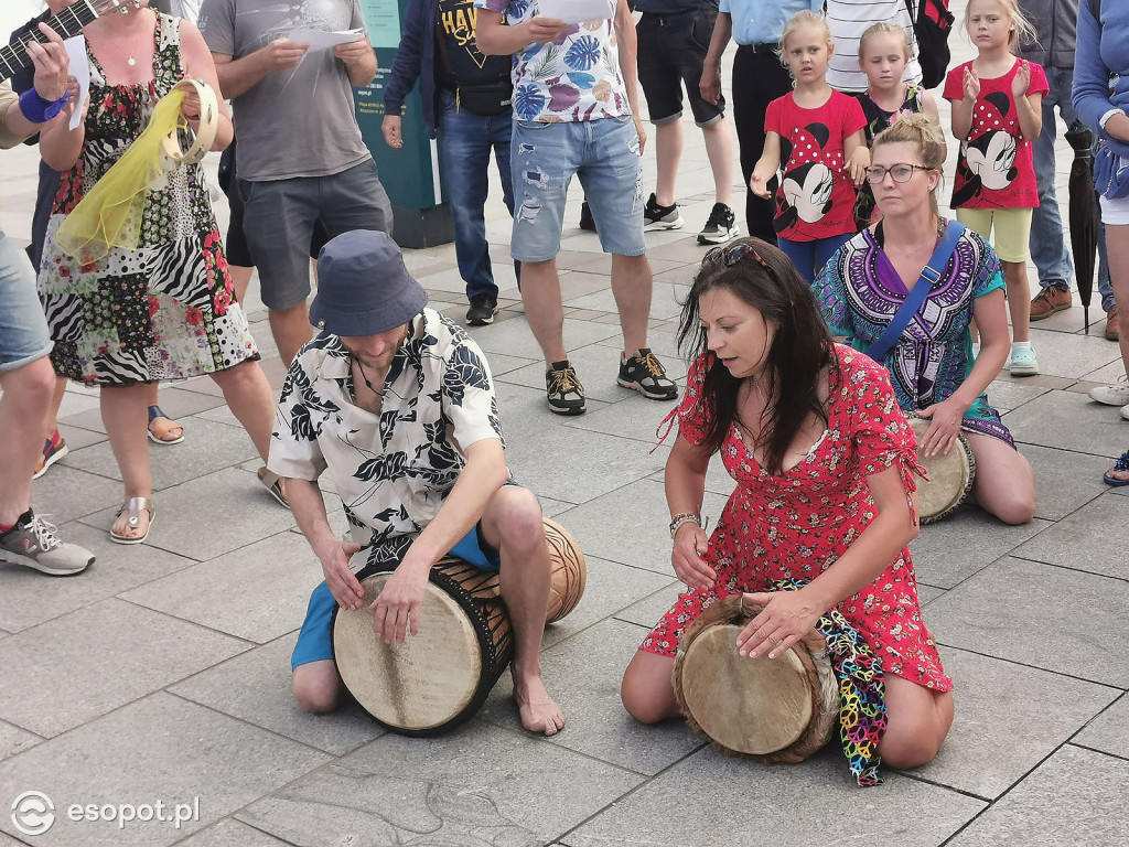 Flash mob na Placu Przyjaciół Sopotu [11.06.2021]