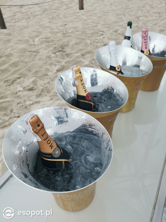 Sheraton Sopot rozpoczął oficjalnie sezon - otwarcie plaży i strefy Moet & Chandon