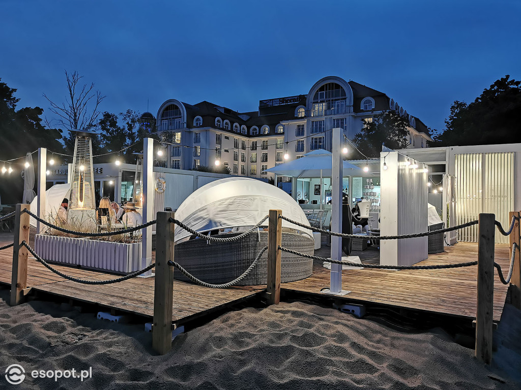 Sheraton Sopot rozpoczął oficjalnie sezon - otwarcie plaży i strefy Moet & Chandon