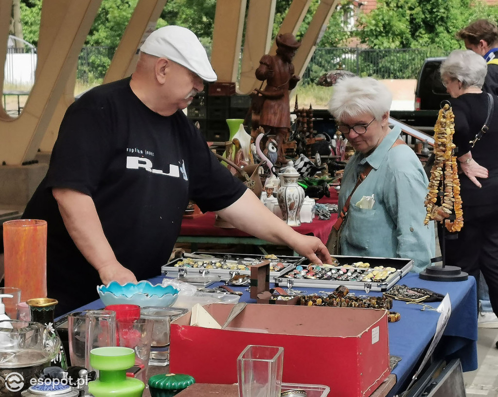 Wystartował Sopocki Pchli Targ! Biżuteria, zabawki, ubrania, pamiątki i 1001 drobiazgów [FOTO]