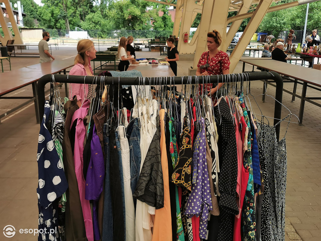 Wystartował Sopocki Pchli Targ! Biżuteria, zabawki, ubrania, pamiątki i 1001 drobiazgów [FOTO]