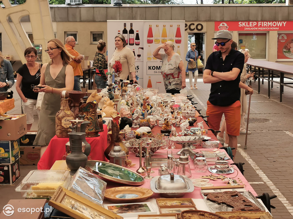 Wystartował Sopocki Pchli Targ! Biżuteria, zabawki, ubrania, pamiątki i 1001 drobiazgów [FOTO]