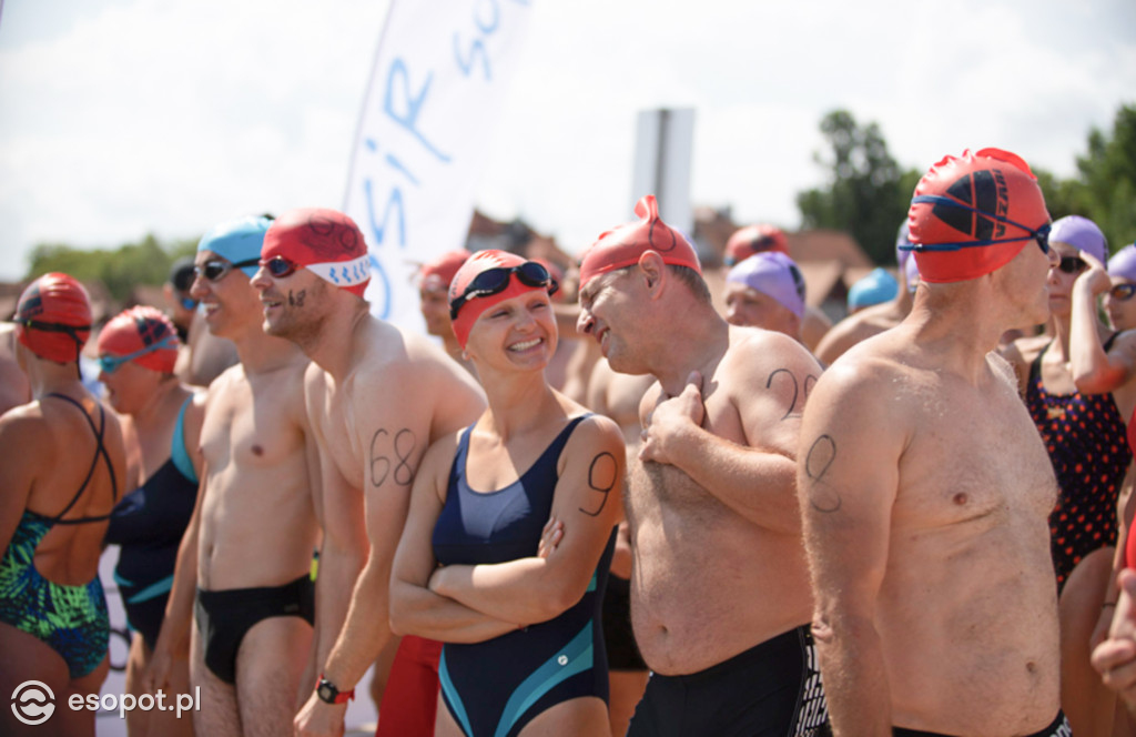Sportowa sobota w Sopocie! Wyścig pływacki dookoła molo im. Jacka Starościaka [FOTO]