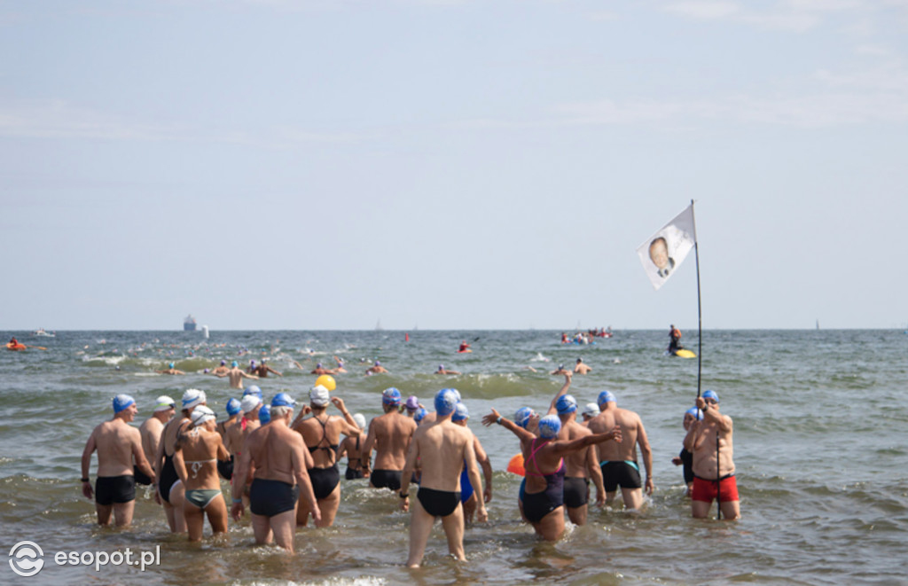 Sportowa sobota w Sopocie! Wyścig pływacki dookoła molo im. Jacka Starościaka [FOTO]
