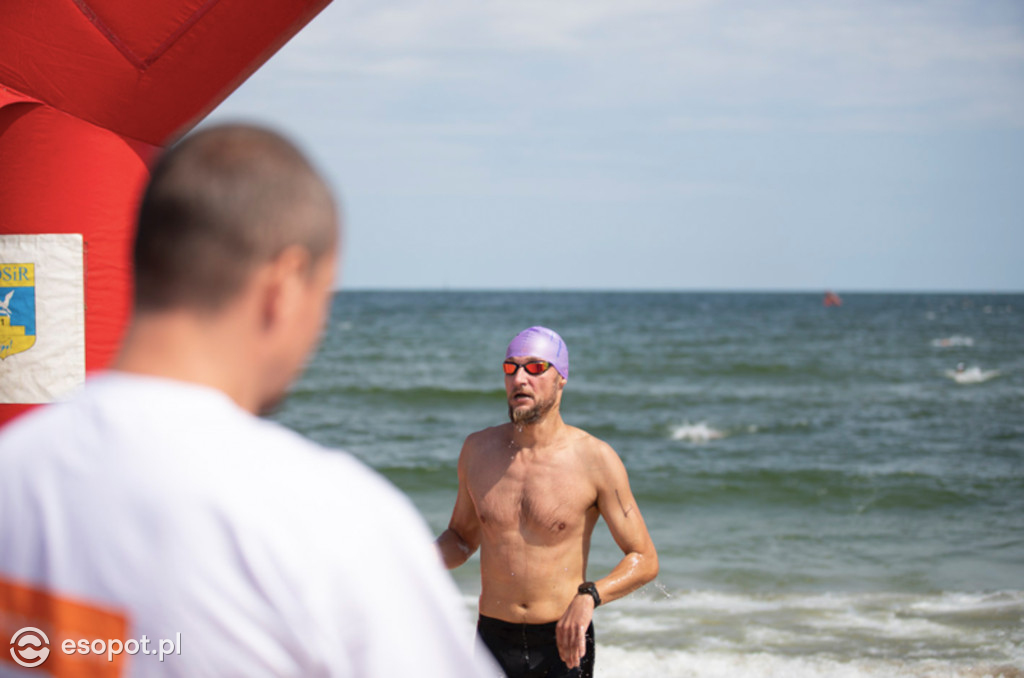 Sportowa sobota w Sopocie! Wyścig pływacki dookoła molo im. Jacka Starościaka [FOTO]