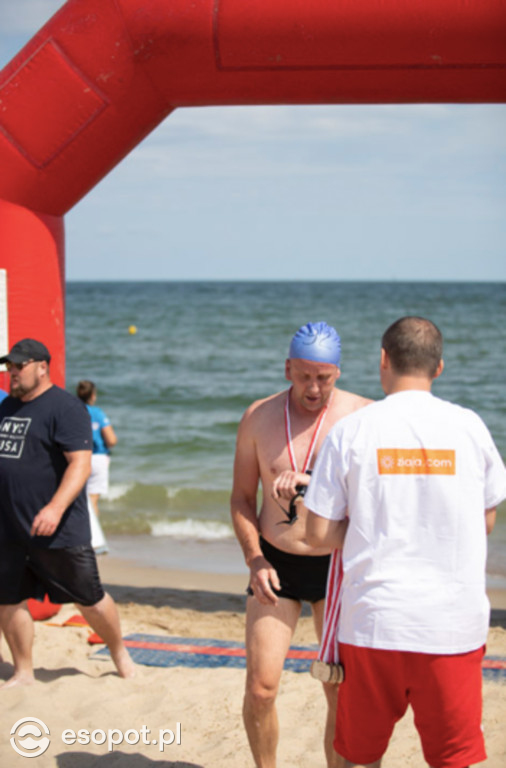 Sportowa sobota w Sopocie! Wyścig pływacki dookoła molo im. Jacka Starościaka [FOTO]