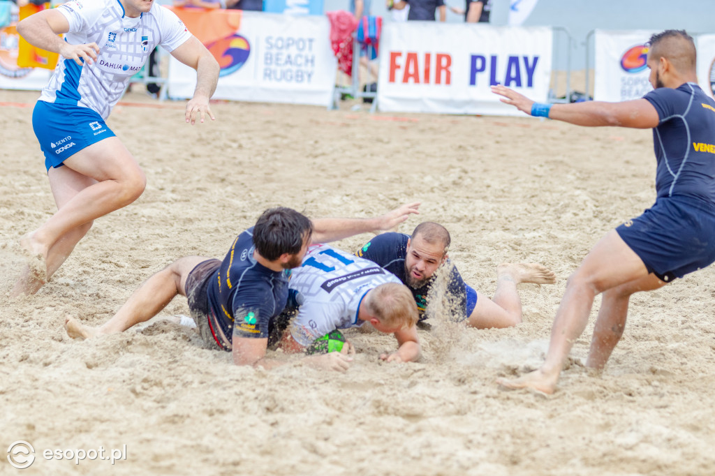 Sopot Beach Rugby 2021: na boisku samorządowcy i... żołnierze [FOTO]
