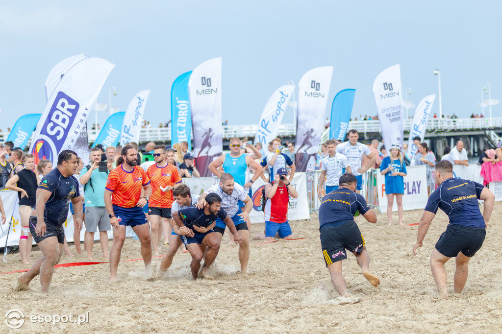 Sopot Beach Rugby 2021: na boisku samorządowcy i... żołnierze [FOTO]