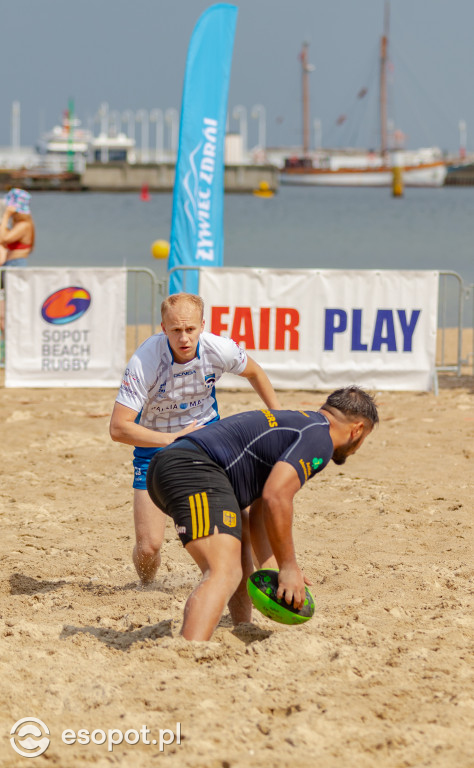 Sopot Beach Rugby 2021: na boisku samorządowcy i... żołnierze [FOTO]